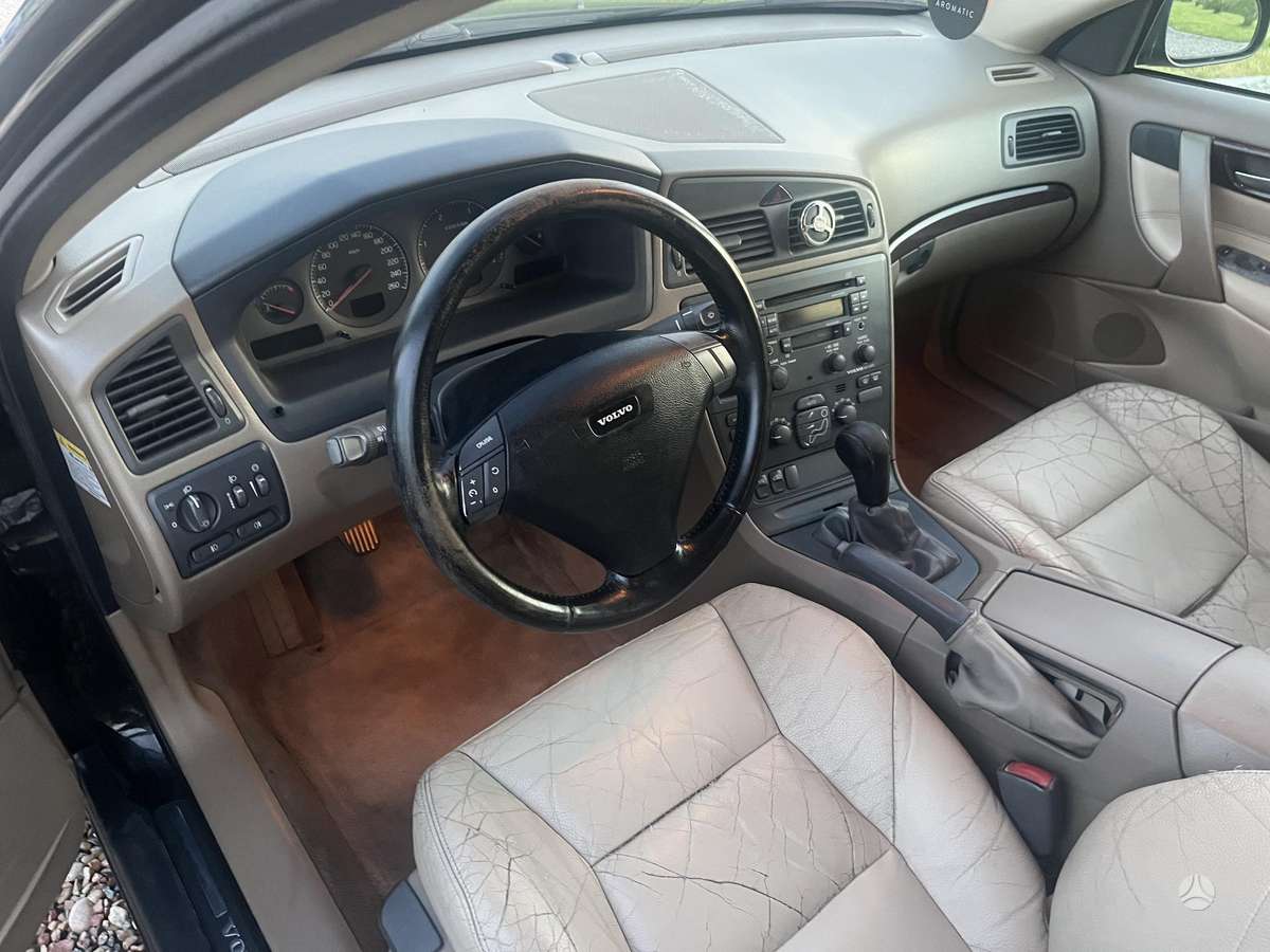 Volvo S60, 2.4 l., Седан