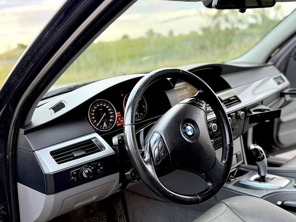 BMW 520, 2.0 l., Седан