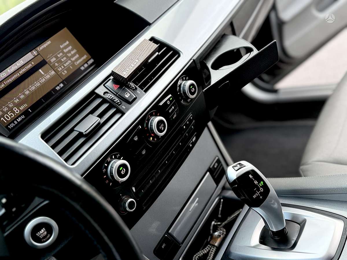 BMW 520, 2.0 l., Седан