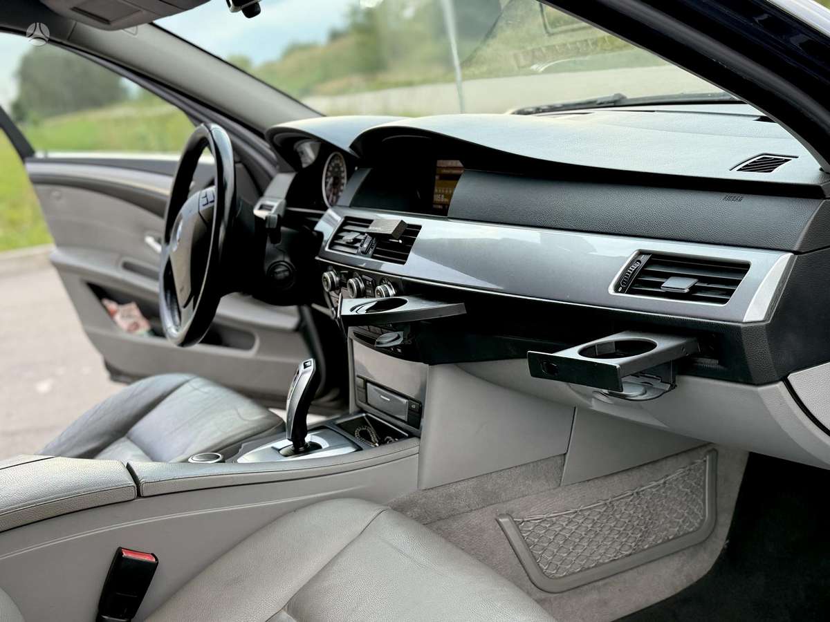BMW 520, 2.0 l., Седан