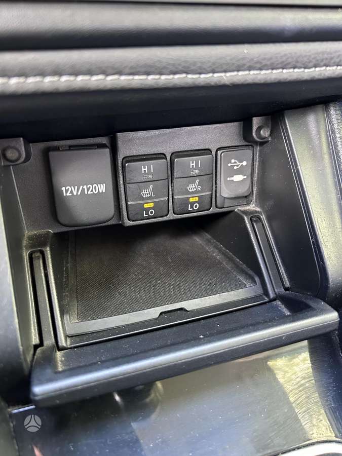 Toyota Auris, 1.6 l., hatchback