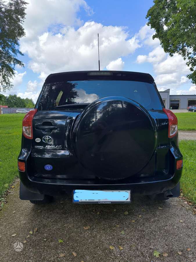 Toyota RAV4 - 8