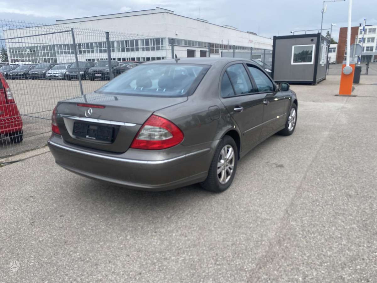 Mercedes-Benz E220, 2.2 l., Седан