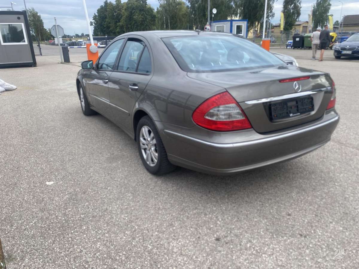 Mercedes-Benz E220, 2.2 l., Седан