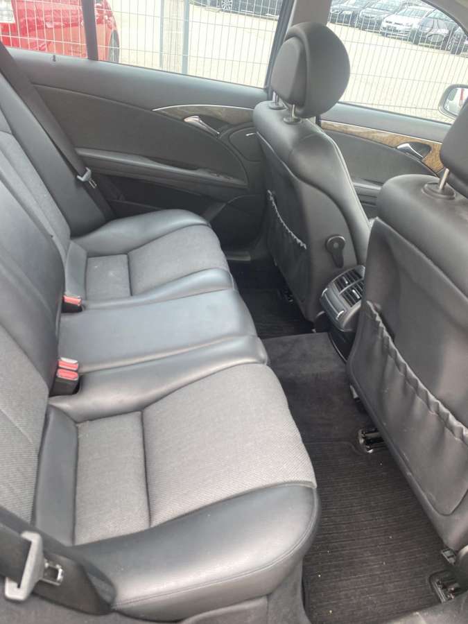 Mercedes-Benz E220, 2.2 l., Седан