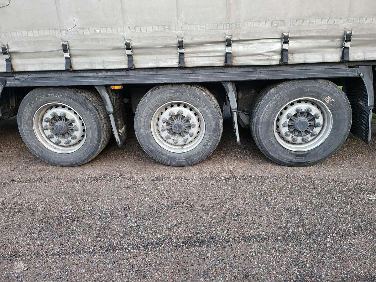 Krone, curtain / tarpaulin