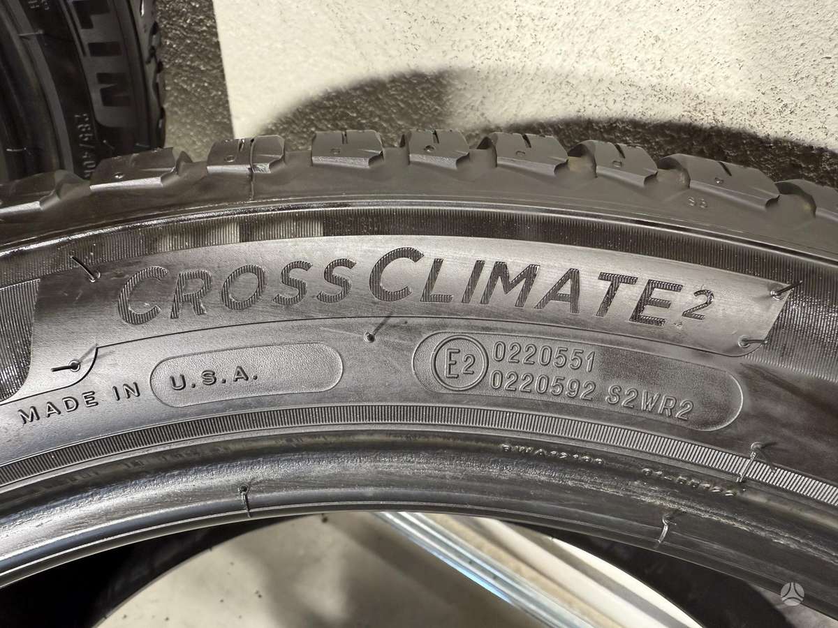 Michelin CrossClimate2/2025m, всесезонные 285/40 R20