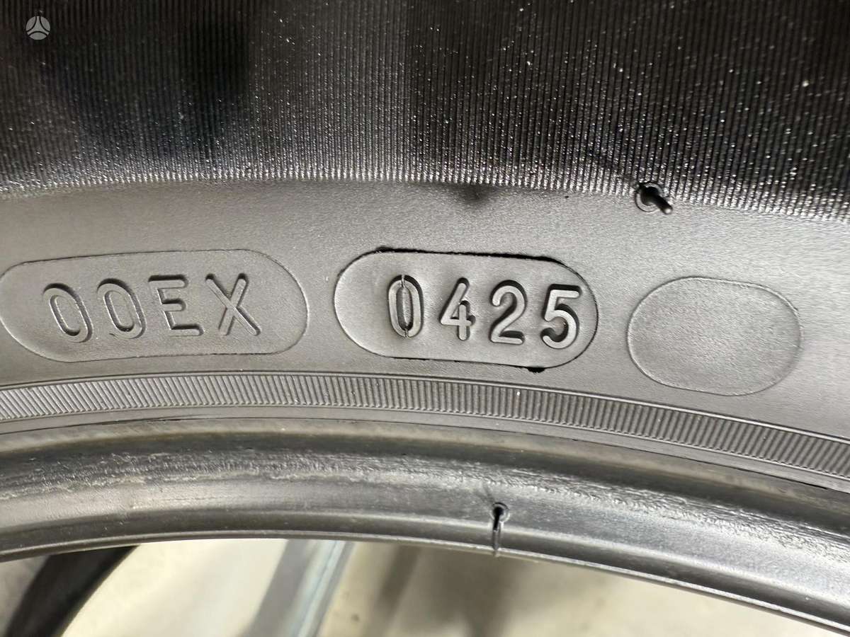 Michelin CrossClimate2/2025m, всесезонные 285/40 R20