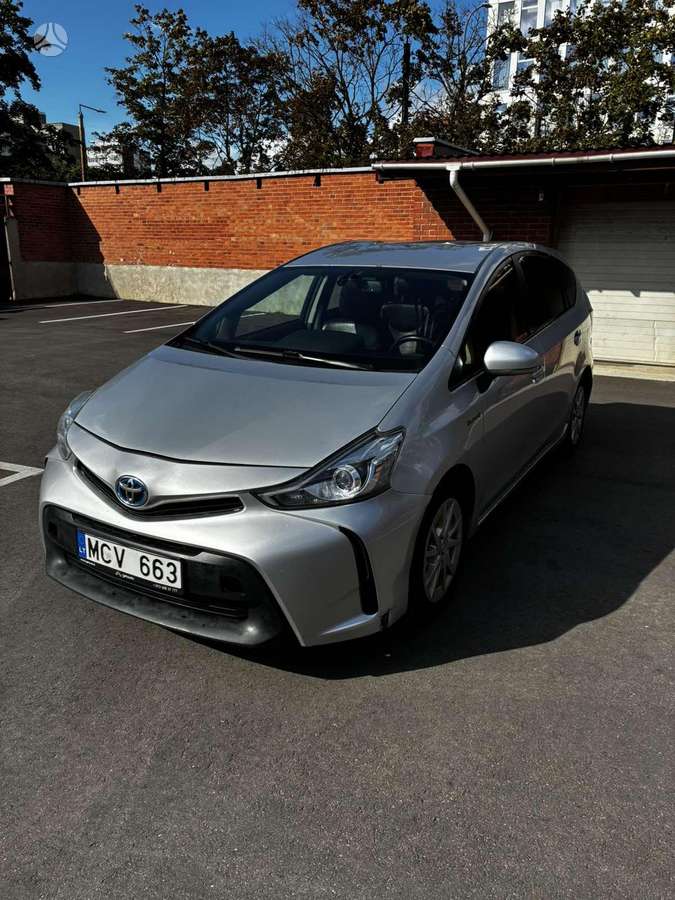 Toyota Prius+ - 1