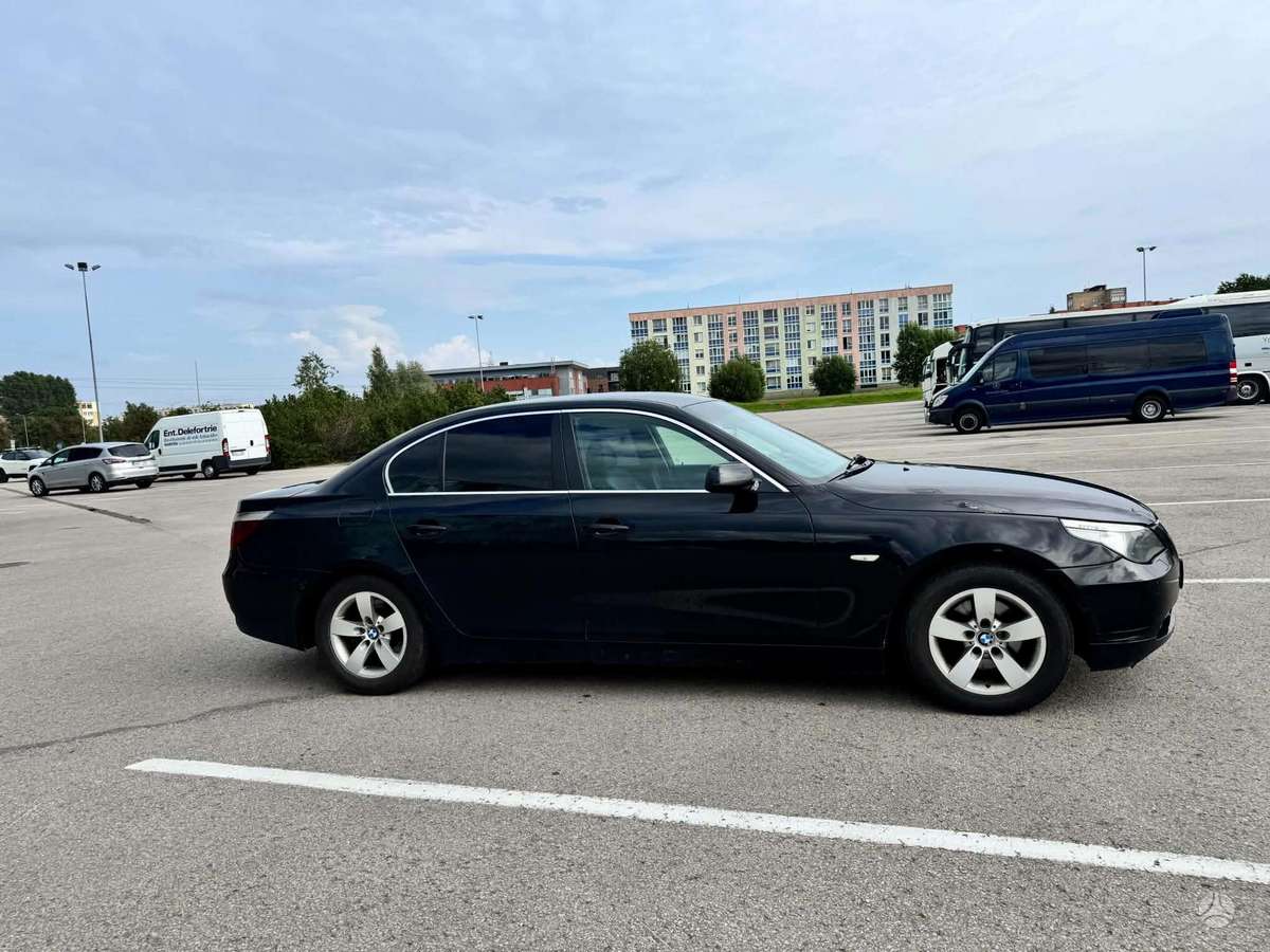 BMW 525, 2.5 l., Седан