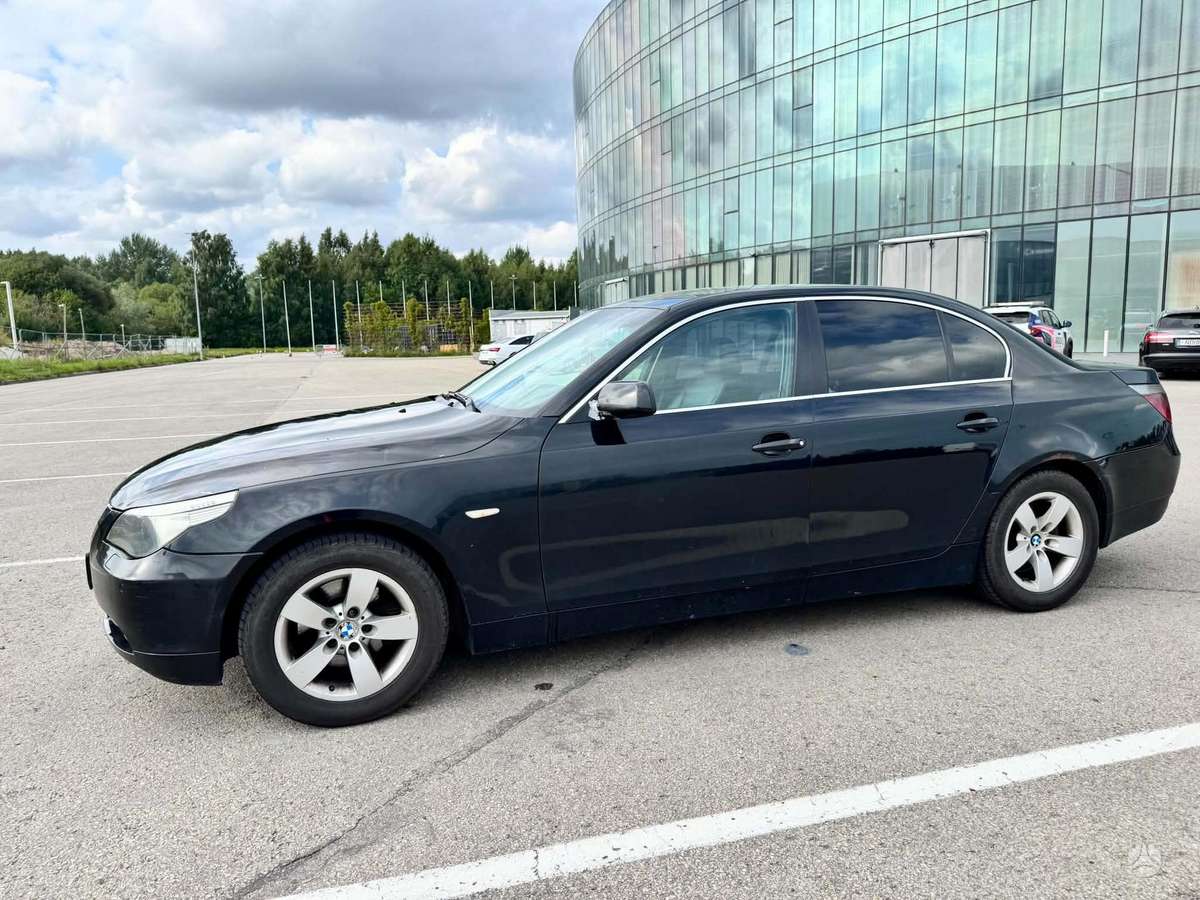 BMW 525, 2.5 l., Седан