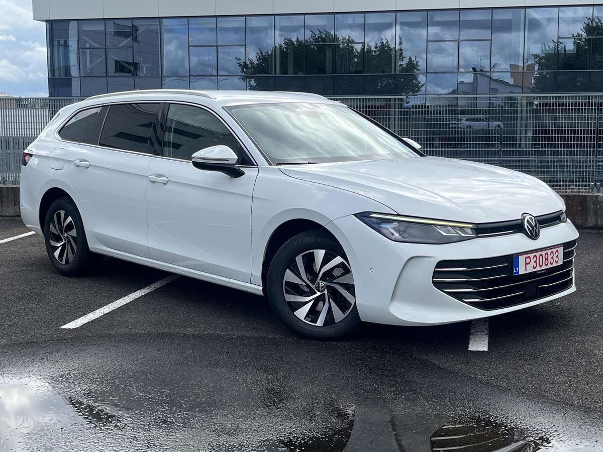 Volkswagen Passat - 1