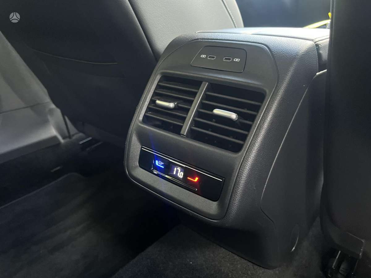 Volkswagen Passat - 12