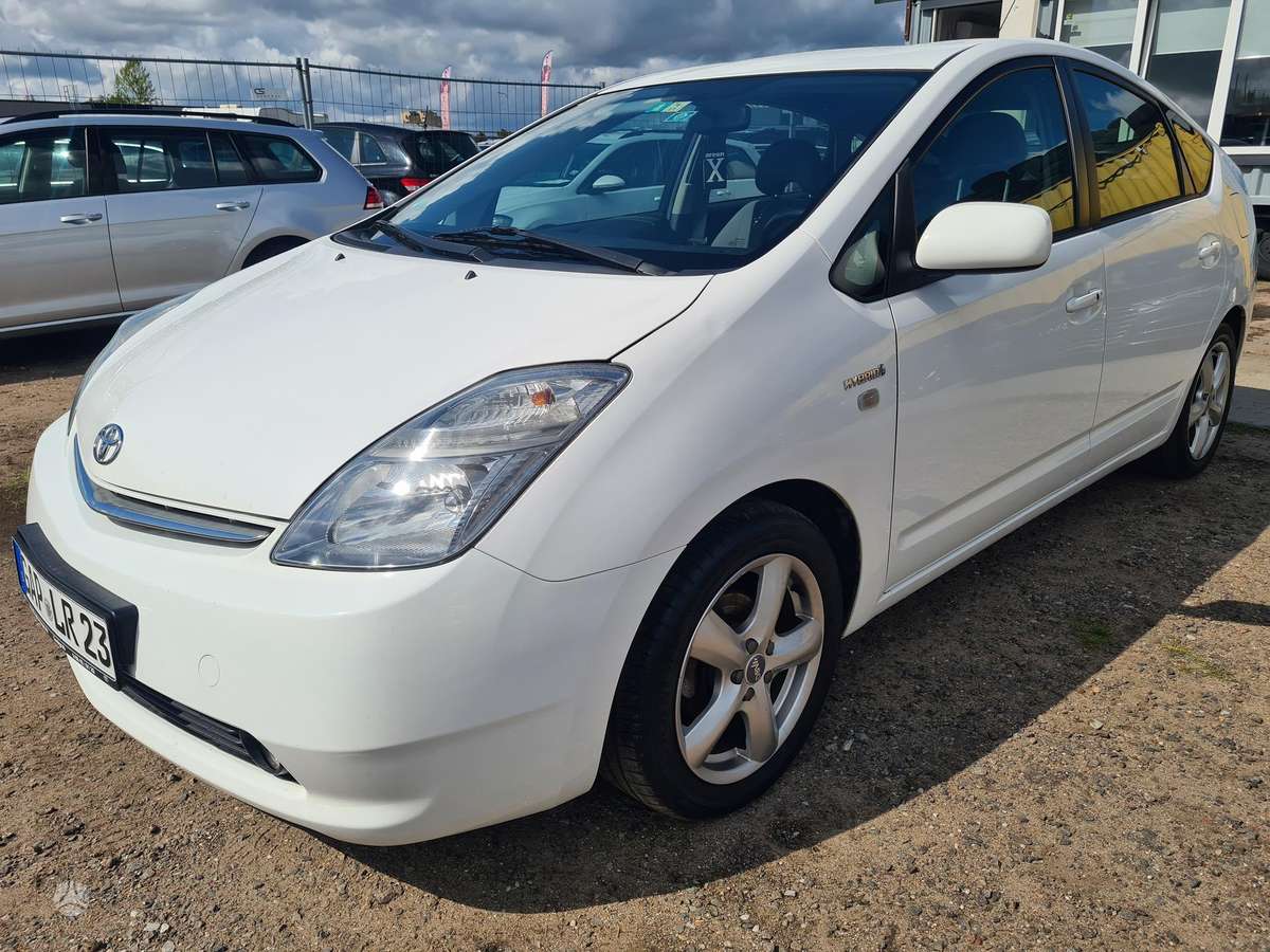 Toyota Prius - 3