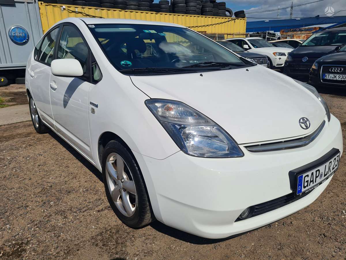 Toyota Prius - 5