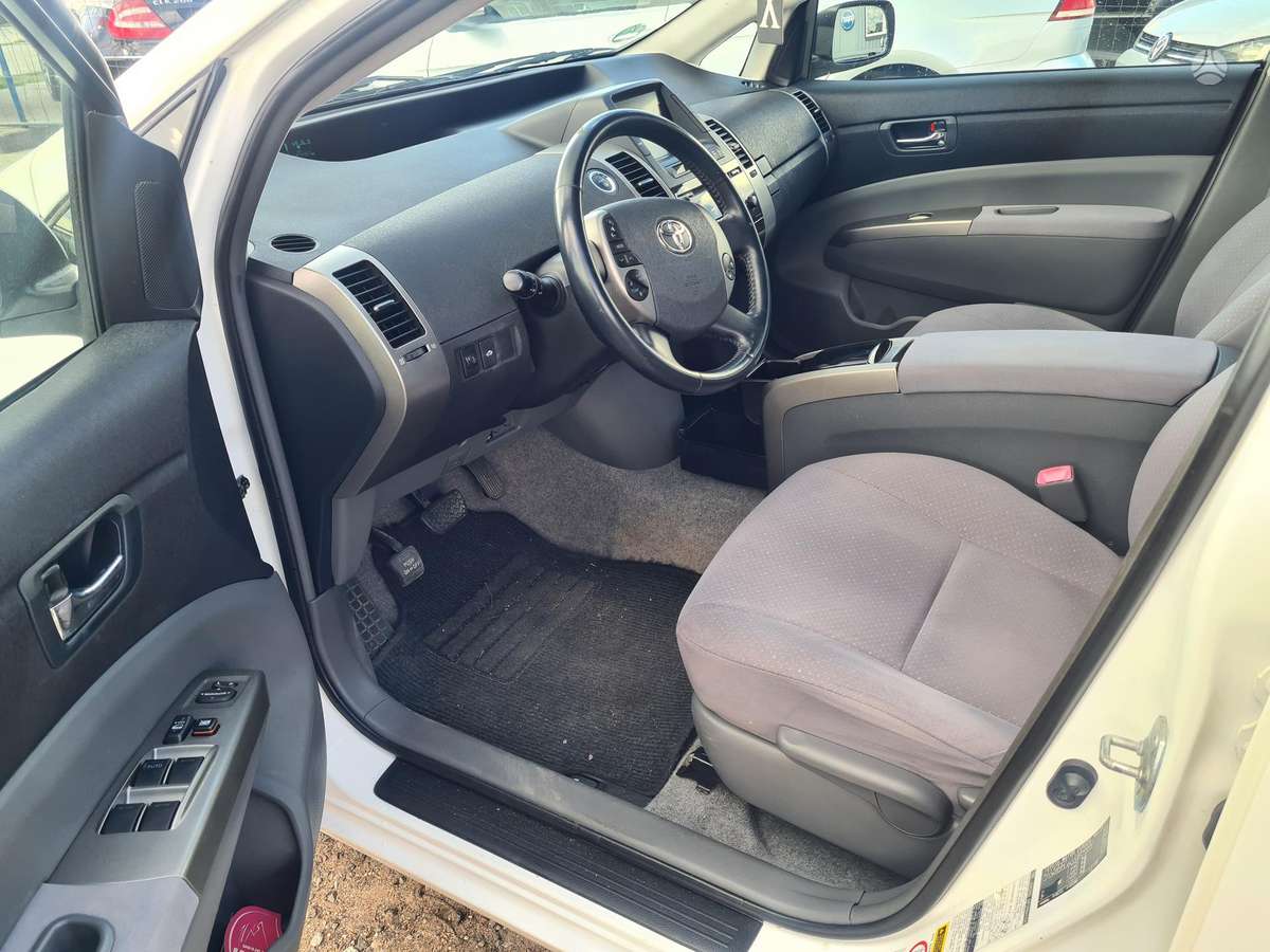 Toyota Prius - 10