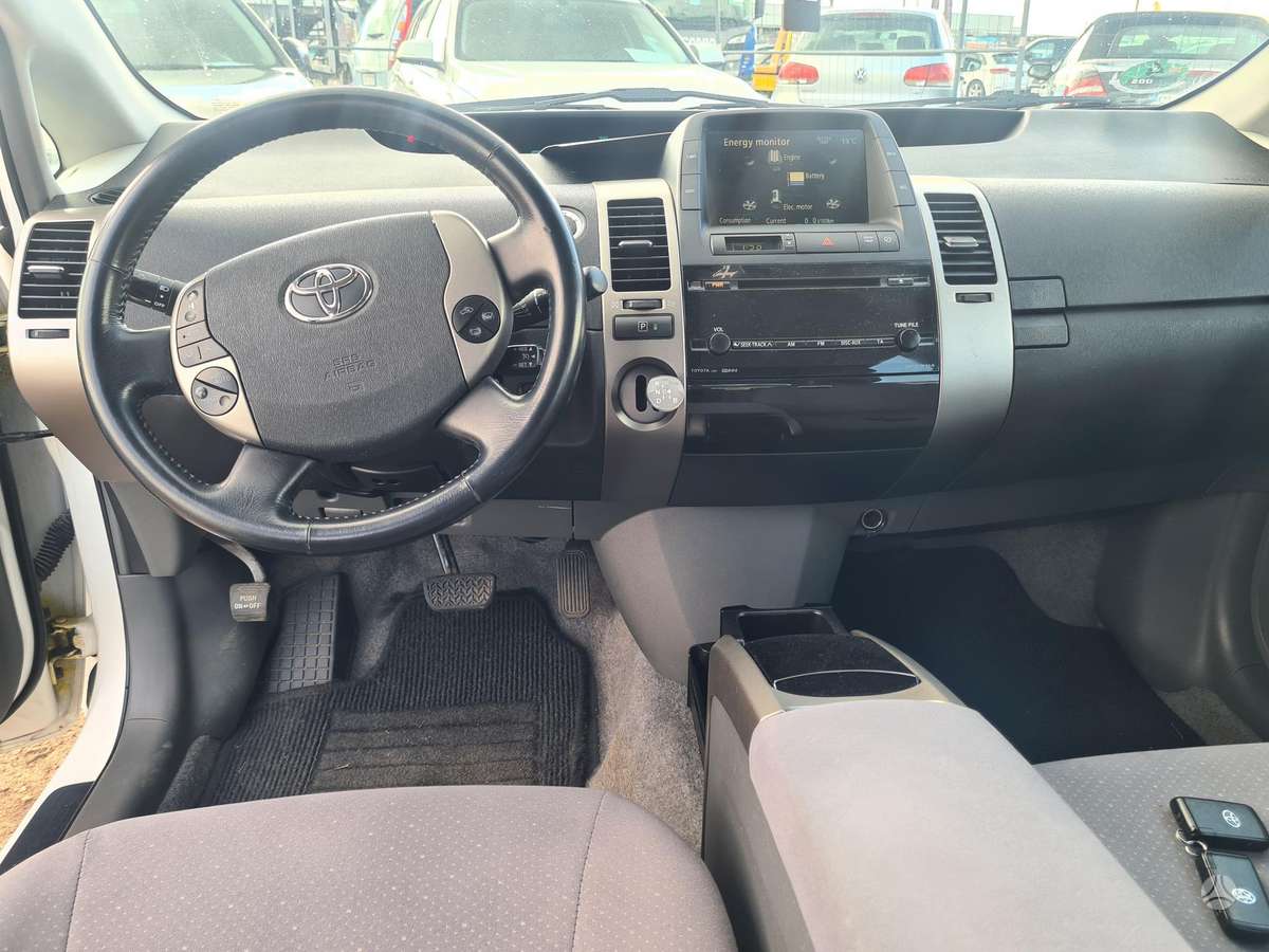 Toyota Prius - 11