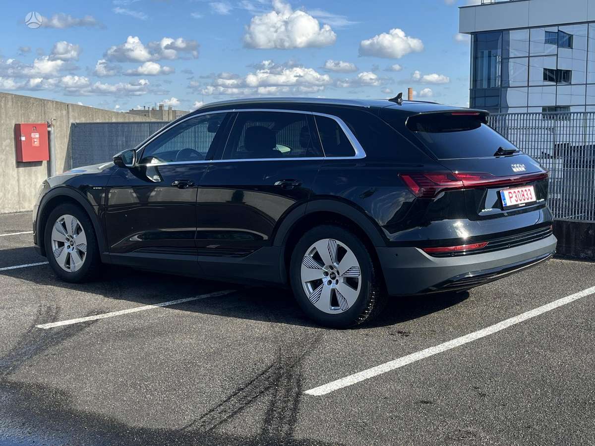 Audi e-tron, 95 kWh, off-road / crossover