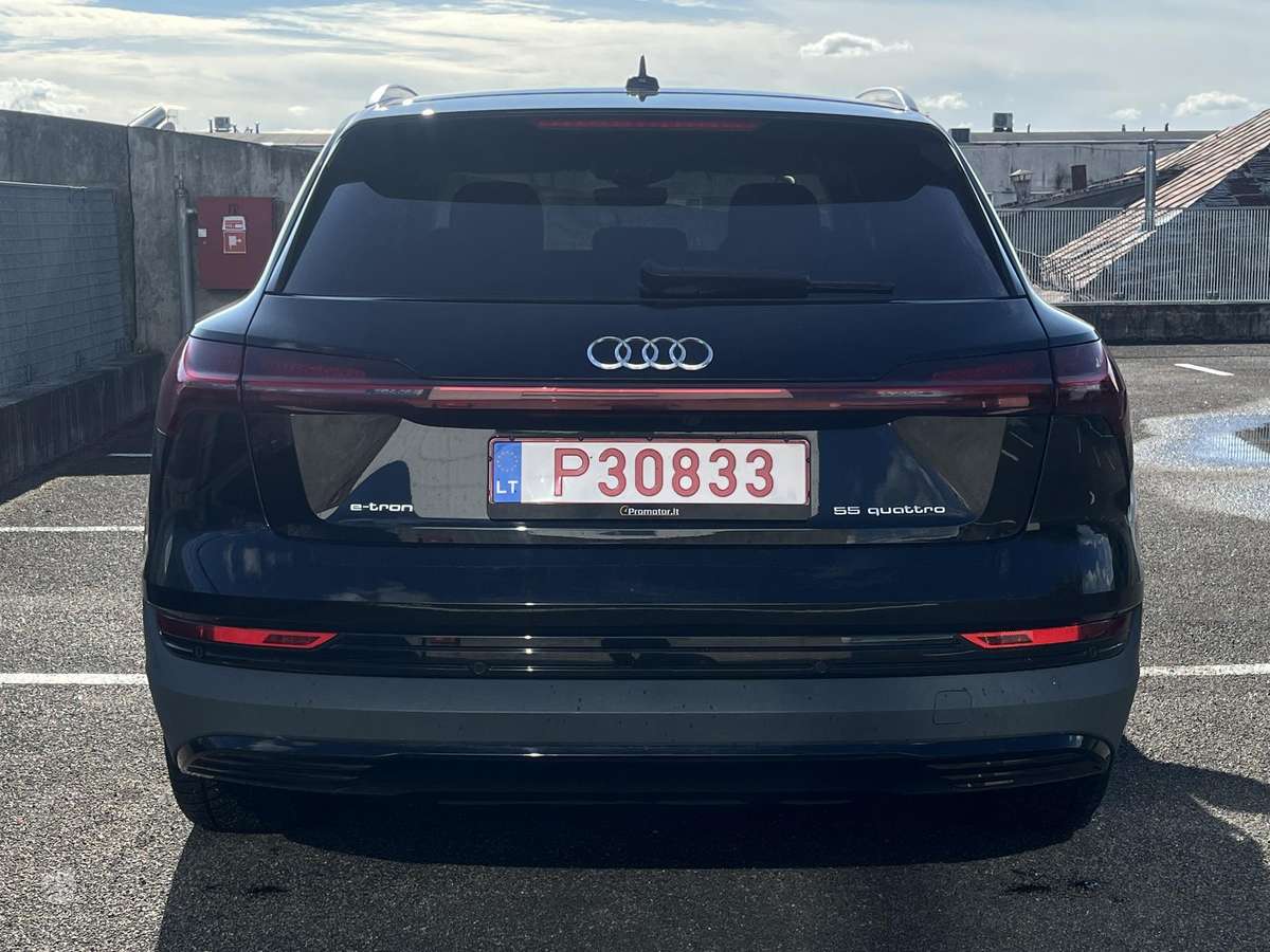 Audi e-tron, 95 kWh, off-road / crossover