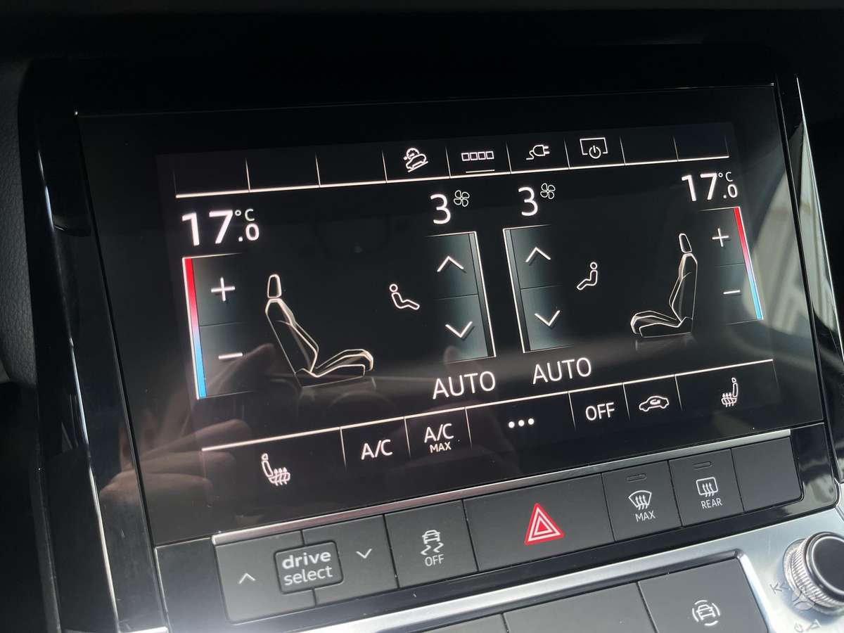 Audi e-tron, 95 kWh, off-road / crossover