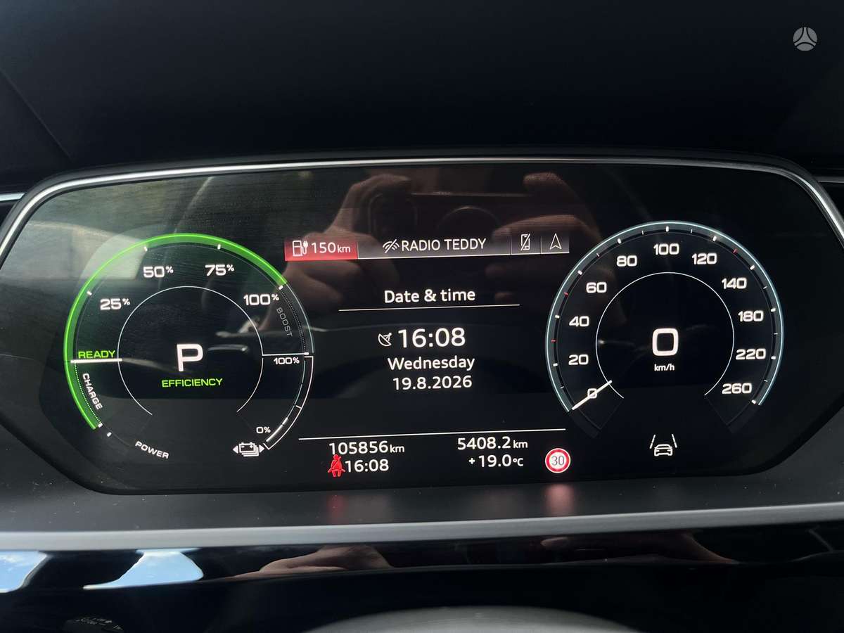 Audi e-tron, 95 kWh, off-road / crossover