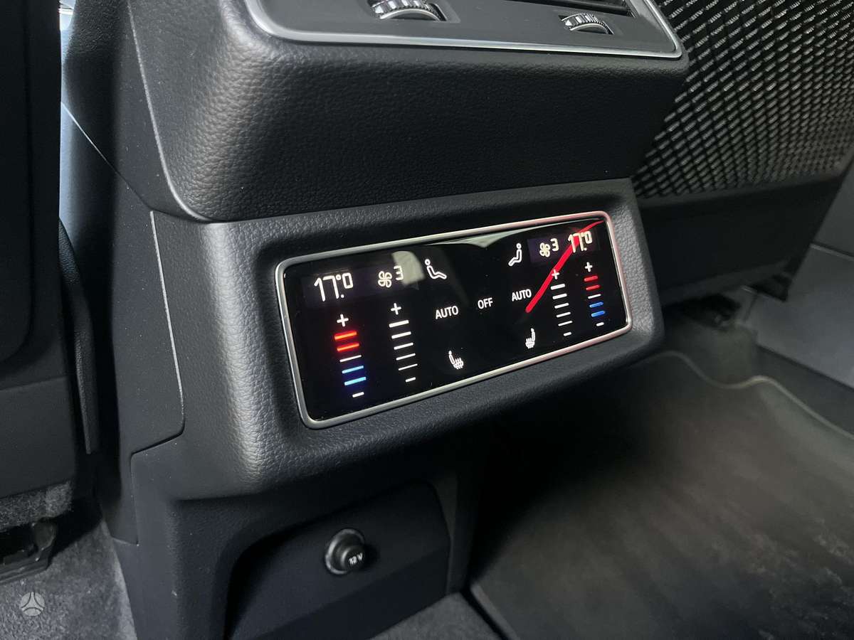 Audi e-tron, 95 kWh, off-road / crossover