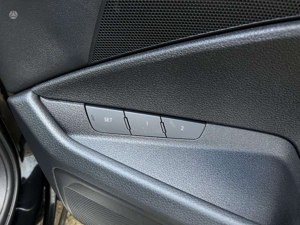 Audi e-tron, 95 kWh, off-road / crossover