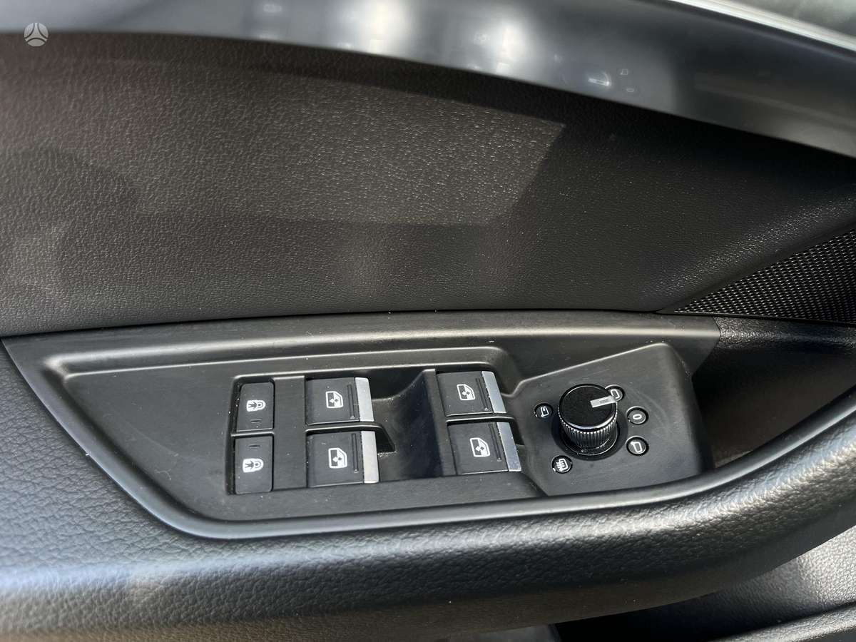 Audi e-tron, 95 kWh, off-road / crossover