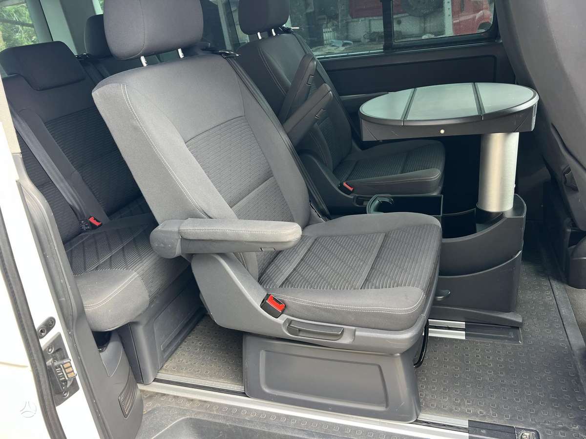 Volkswagen Multivan, 2.0 l., Минивэн