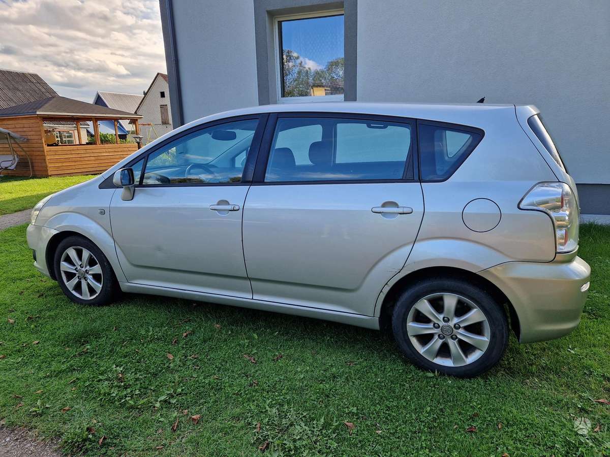 Toyota Corolla Verso - 2