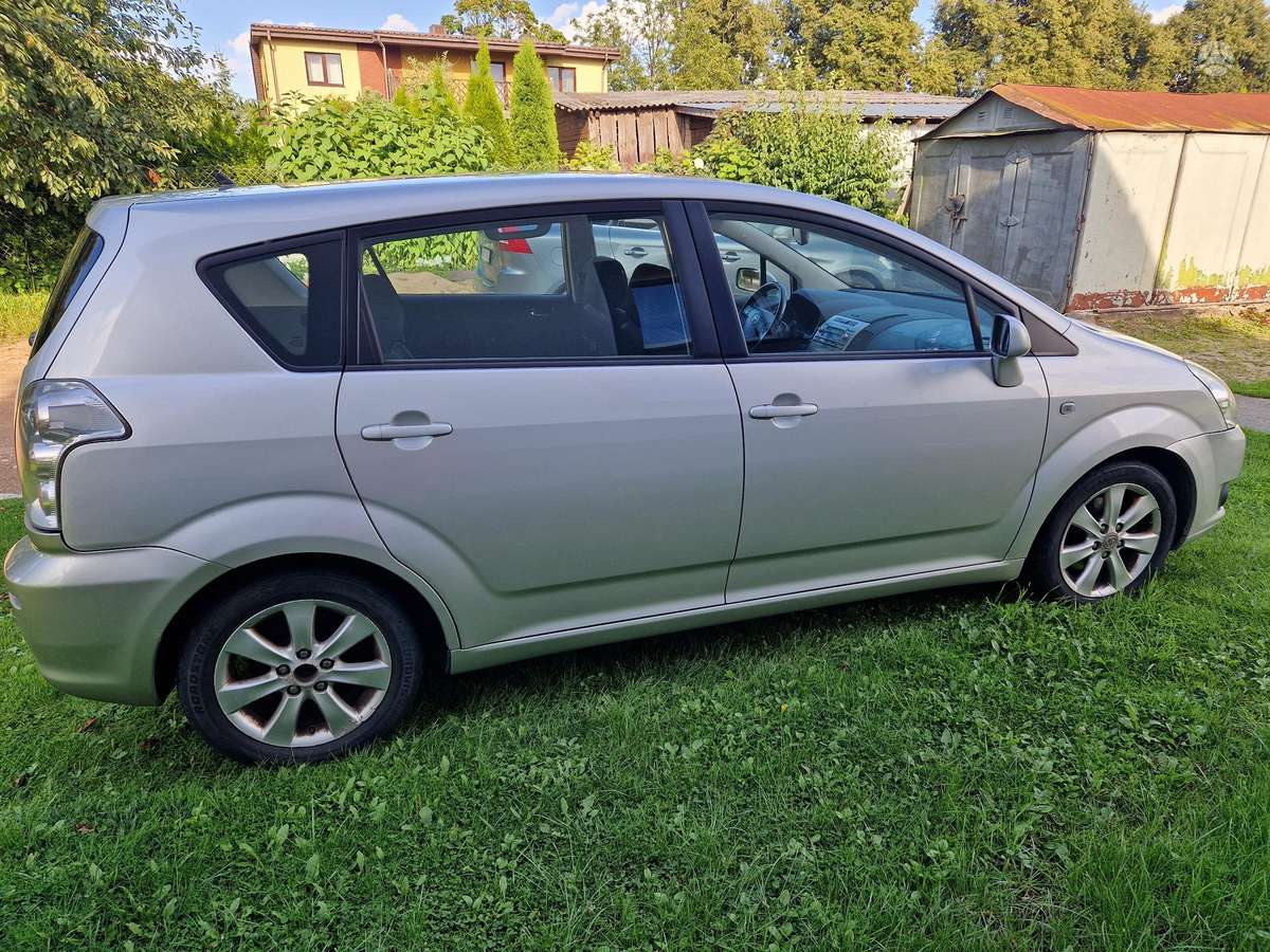 Toyota Corolla Verso - 5