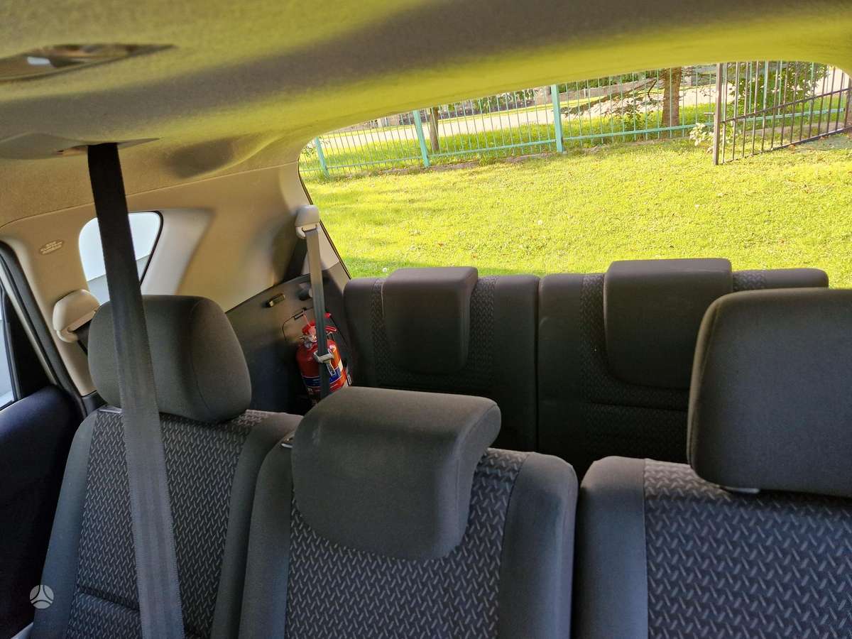 Toyota Corolla Verso - 12