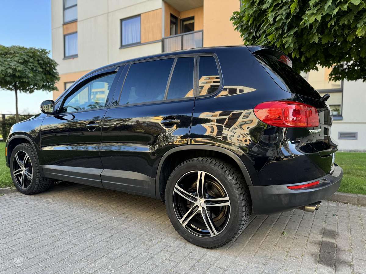 Volkswagen Tiguan - 2