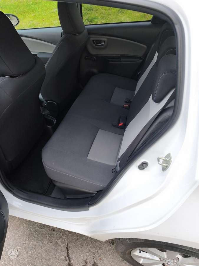 Toyota Yaris - 11