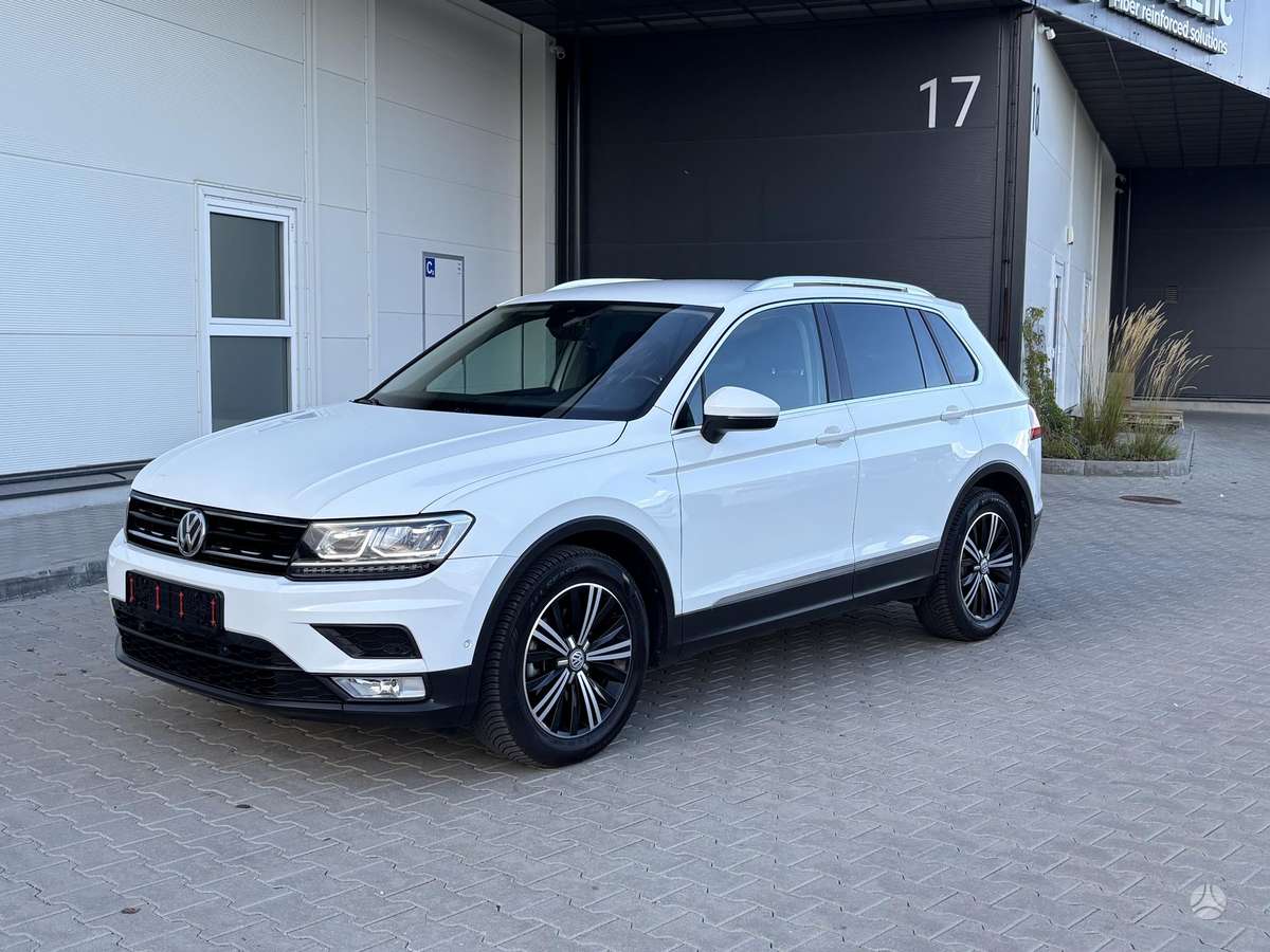 Volkswagen Tiguan - 1