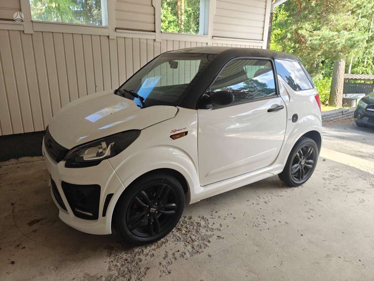 Ligier JS50, 0.5 l., hatchback