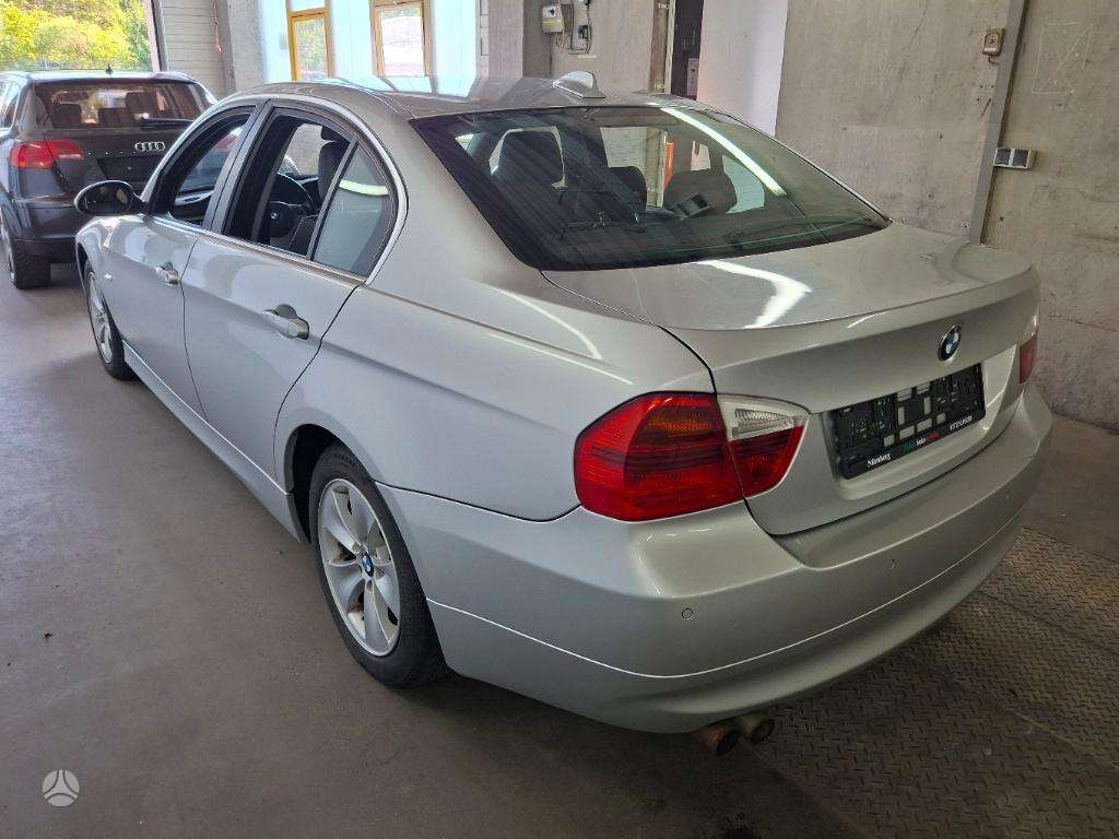 BMW 325, 2.5 l., Седан