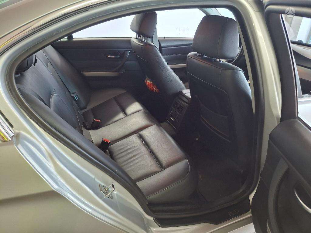 BMW 325, 2.5 l., Седан
