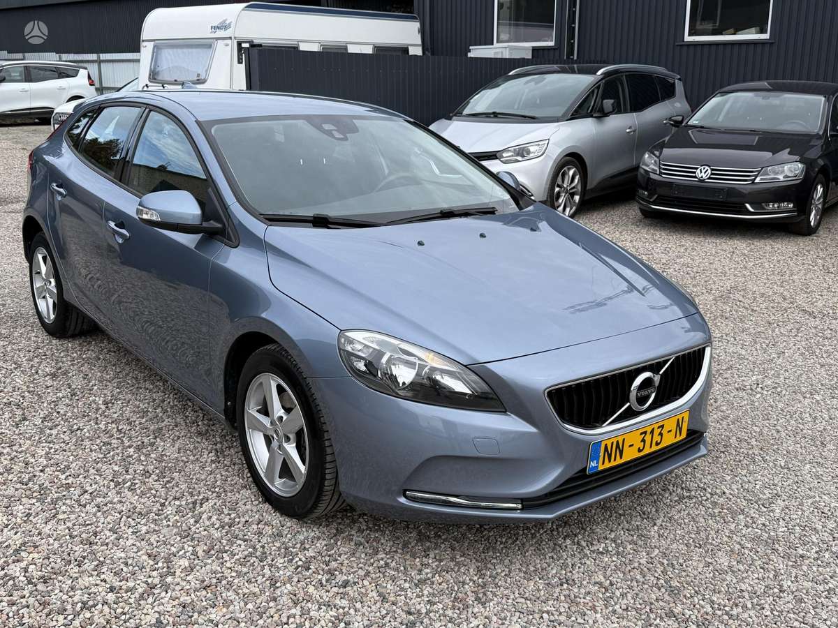Volvo V40, 2.0 l., hatchback