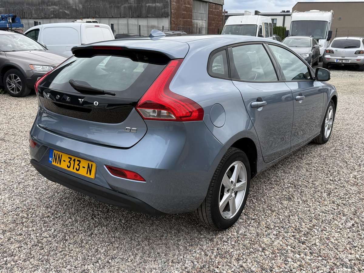 Volvo V40, 2.0 l., hatchback