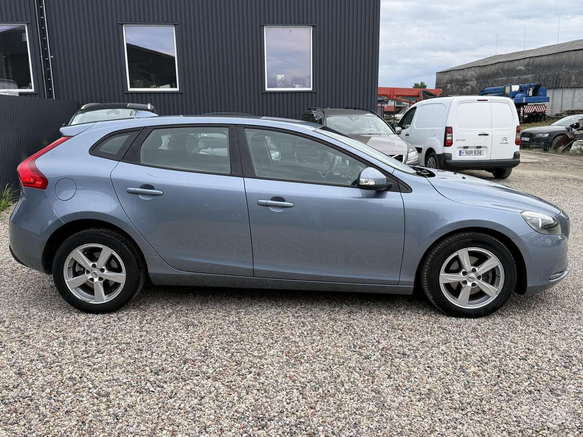 Volvo V40, 2.0 l., Хэтчбек