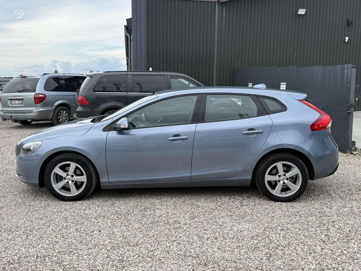 Volvo V40, 2.0 l., Хэтчбек