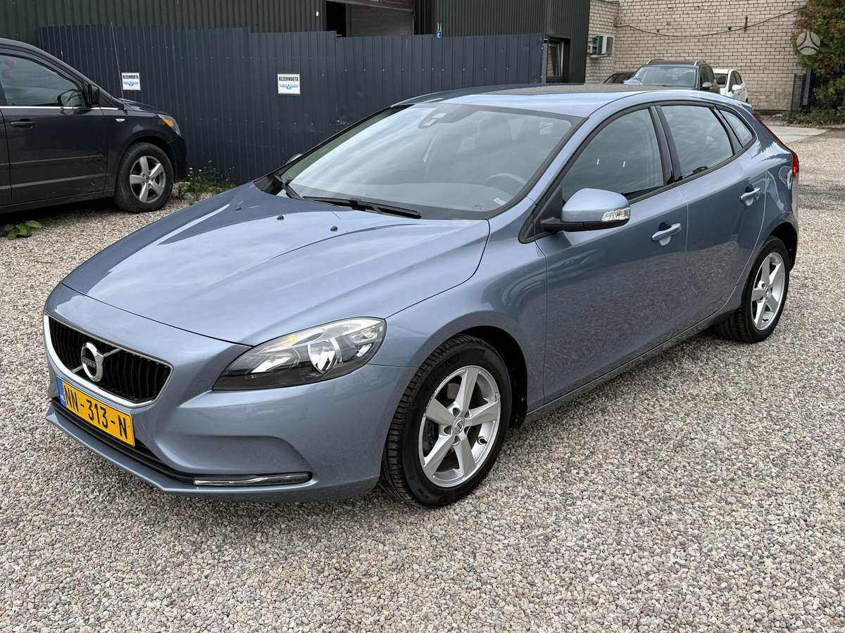 Volvo V40, 2.0 l., Хэтчбек