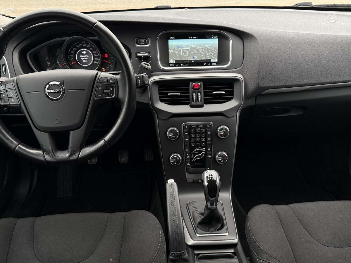 Volvo V40, 2.0 l., hatchback