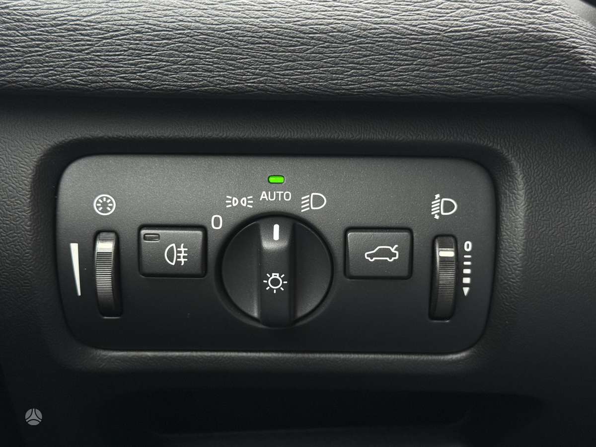 Volvo V40, 2.0 l., hatchback