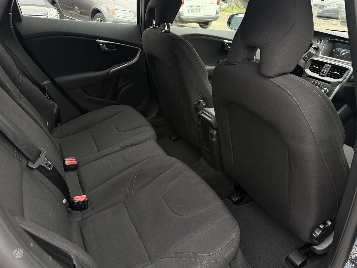 Volvo V40, 2.0 l., hatchback