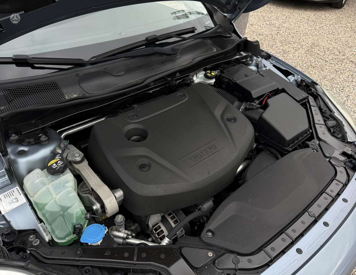 Volvo V40, 2.0 l., hatchback