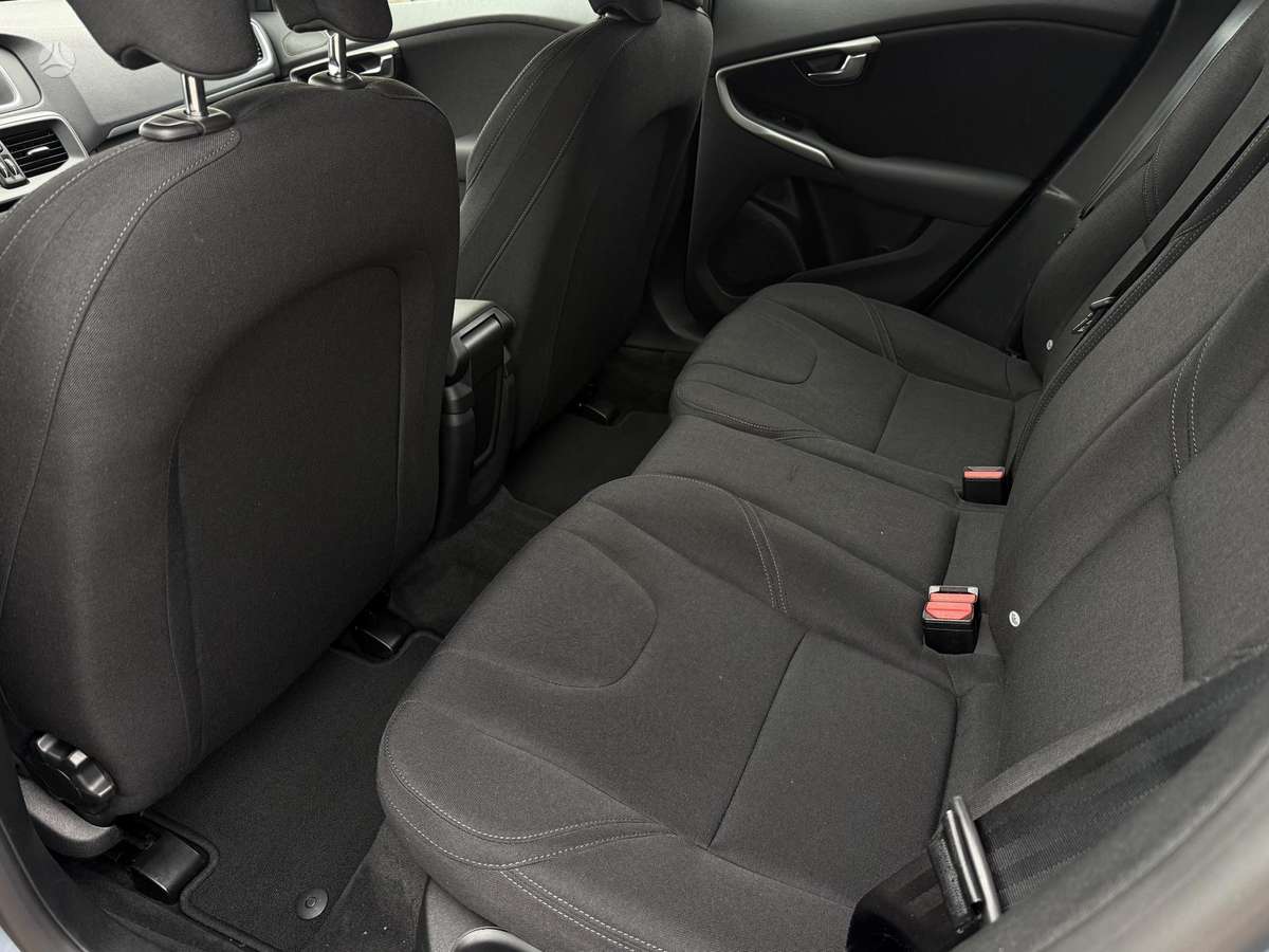 Volvo V40, 2.0 l., Хэтчбек