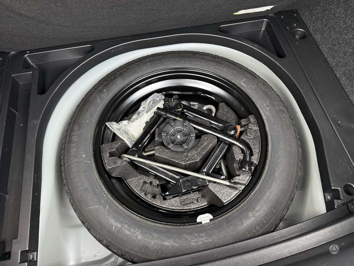 Volvo V40, 2.0 l., hatchback