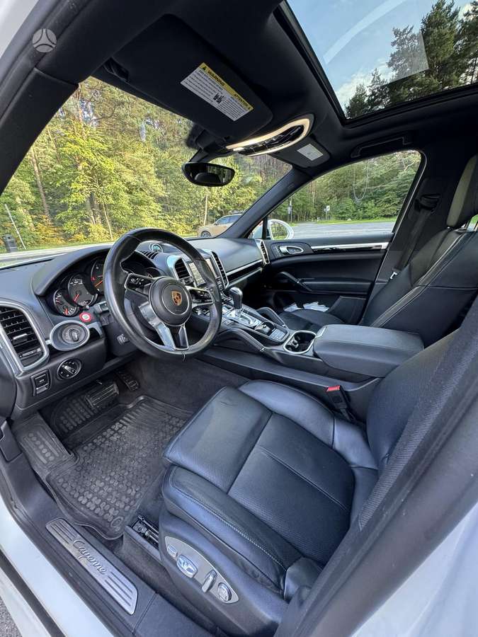Porsche Cayenne - 10